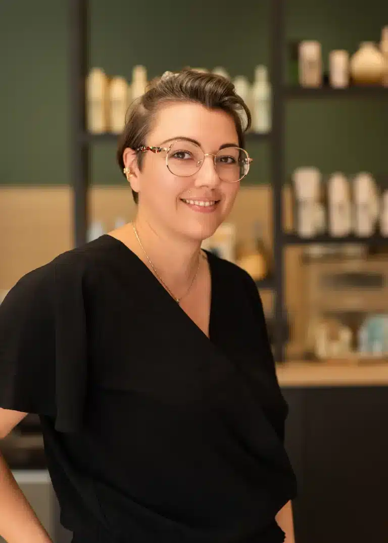 portrait Fanny Charleux coiffeur specialiste curly